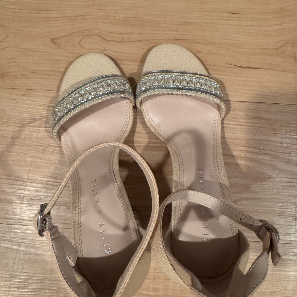 Kelly & Katie “Hailee” Natural and Silver Block Heels - Picture 2 of 6